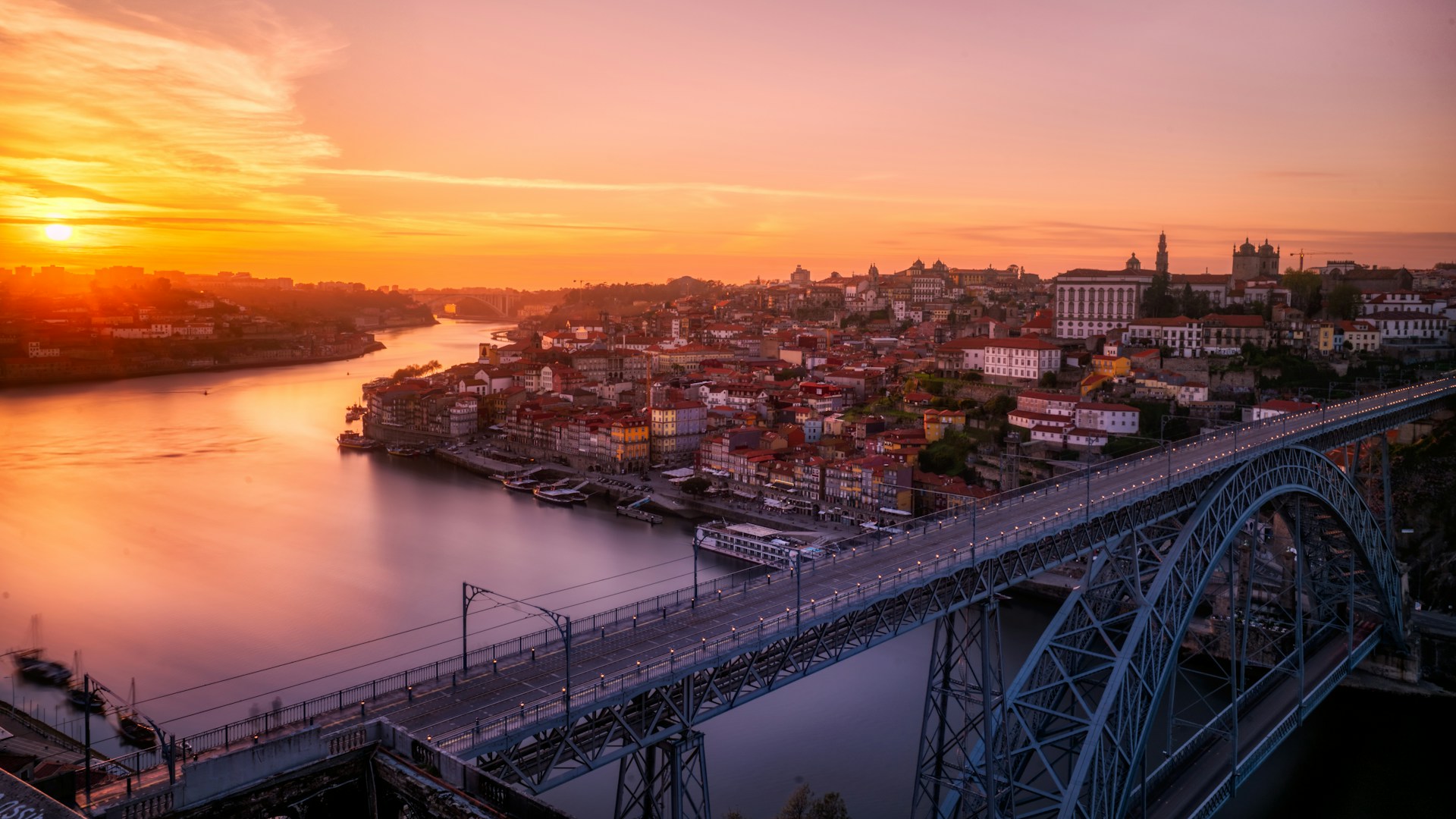 Porto ao pôr do sol — Ponte Dom Luís